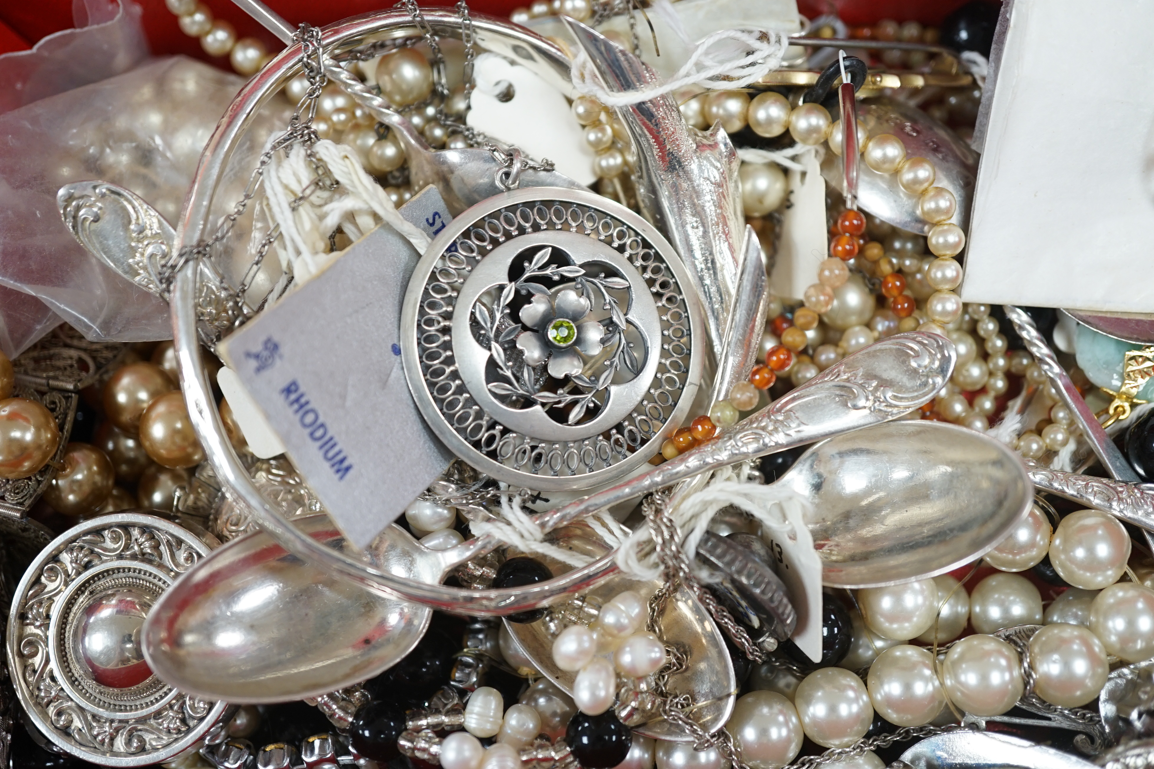 Assorted jewellery, including silver, costume, a 9ct and gem set bar brooch and sundry silver teaspoons.